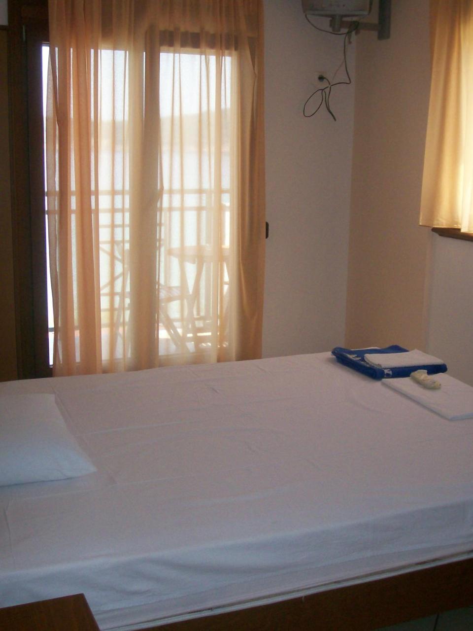 Dolphins House Apartment Koinira Exterior photo